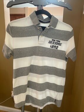 Boy’s Vintage Y2K Abercrombie & Fitch Grey & White Striped Polo w/Navy Label, XL